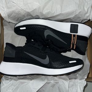 Nike Reposto Womens shoe
